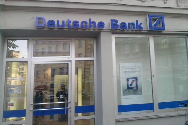 Deutsche Bank fusionará oficinas en España