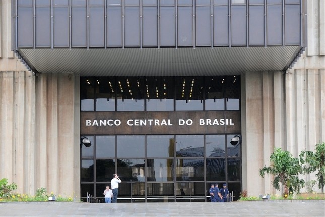 Brasil tendrá una contracción menor a la de 2015