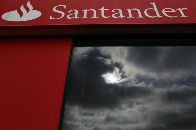 Banco Santander y Universia convocan a emprendedores y rectores de toda España