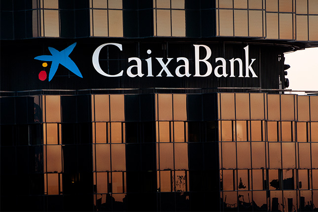 CaixaBank, galardonada por la revista Actualidad Económica