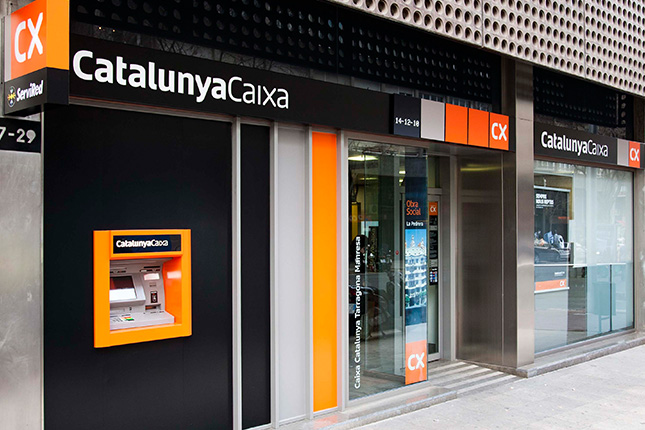 Accionistas de CatalunyaCaixa aprueban la fusión con BBVA