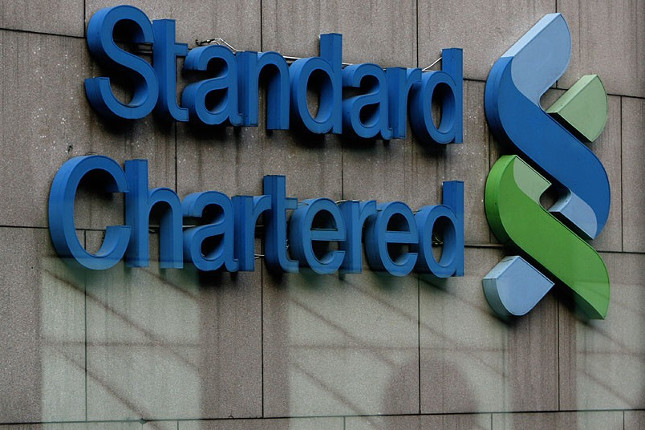Standard Chartered gana un 66,3% menos