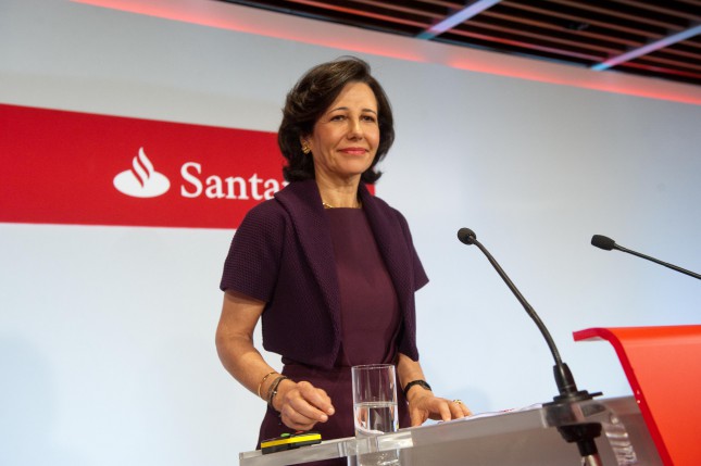 Banco Santander y Abertis, las empresas con más mujeres en sus consejos