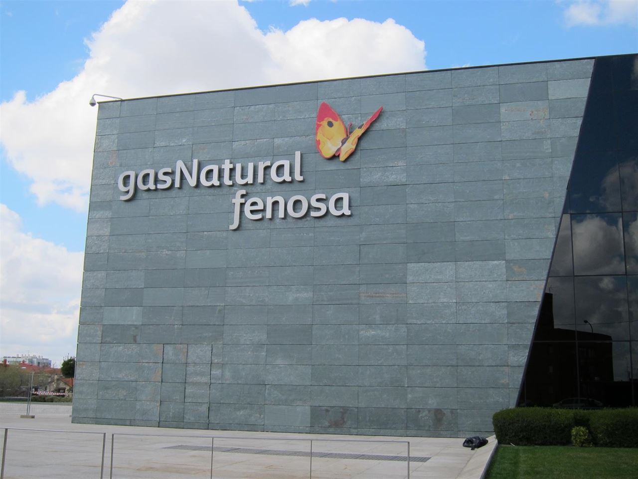 La Caixa y Repsol venden un 20% de Gas Natural Fenosa