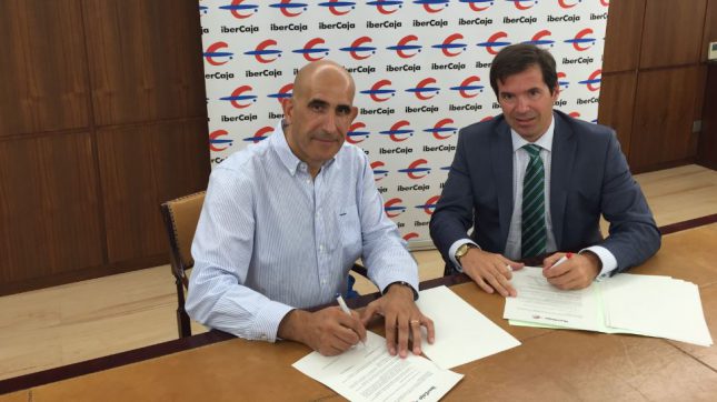 Ibercaja renueva su colaboración con el Club de Atletismo Aranda