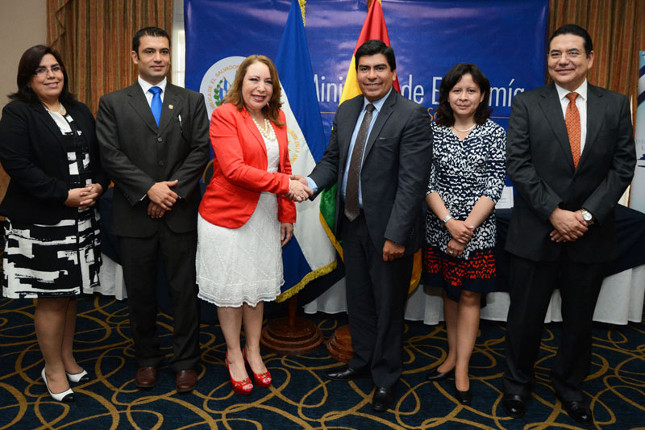 Bolivia y El Salvador fomentan el intercambio comercial