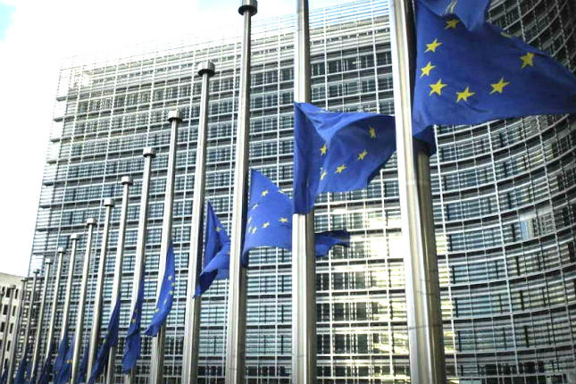 Bruselas da dos meses a España para aplicar nuevas normas para firmas de inversión