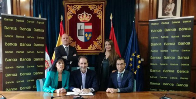 Bankia y el Ayuntamiento de San Lorenzo de El Escorial acuerdan favorecer al tejido empresarial local