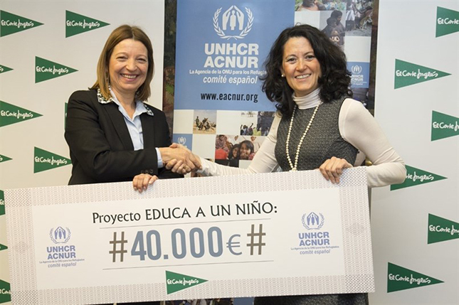 El-Corte-Inglés-ha-donado-40000-euros-a-ACNUR-para-escolarizar-a-niños-refugiados