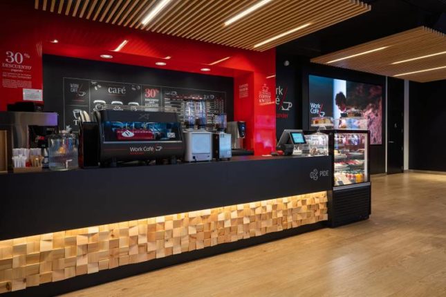 Banco Santander inaugura su primer Work Café en Galicia y completa 13 oficinas de este tipo en España