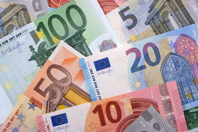 Hacienda ingresa 454 millones de euros con las tasas 'Tobin' y 'Google'