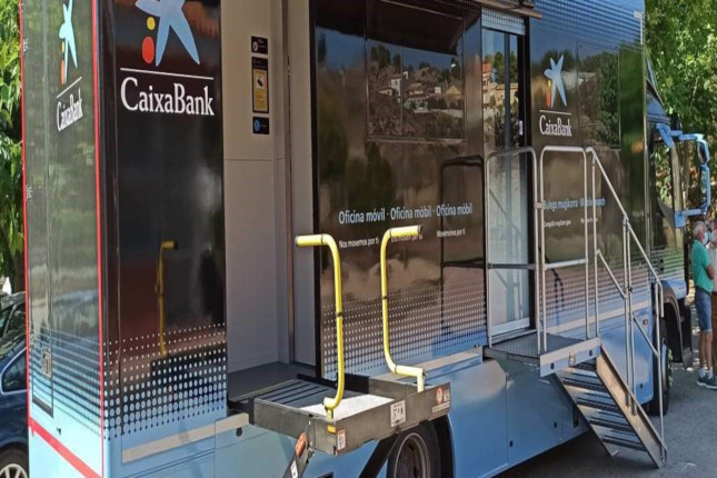 CaixaBank atiende en sus oficinas móviles a 17.000 riojanos