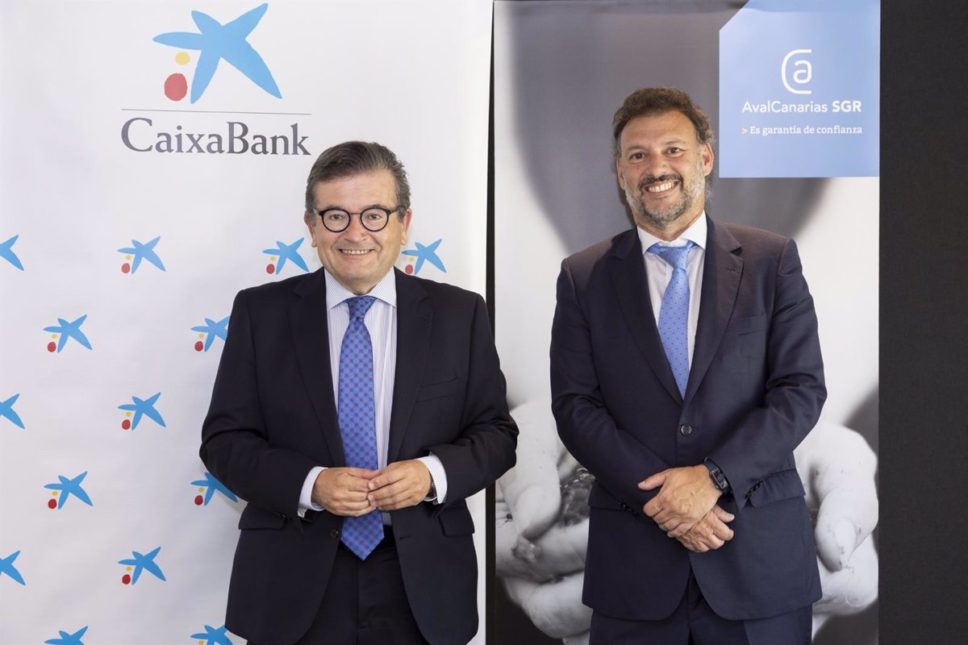 Caixabank y AvalCanarias potencian la creación de negocios
