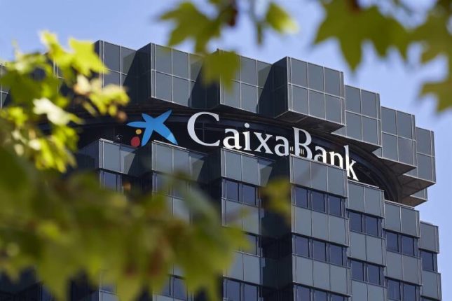 CaixaBank incrementa un 45% su atención a localidades en riesgo de exclusión financiera 