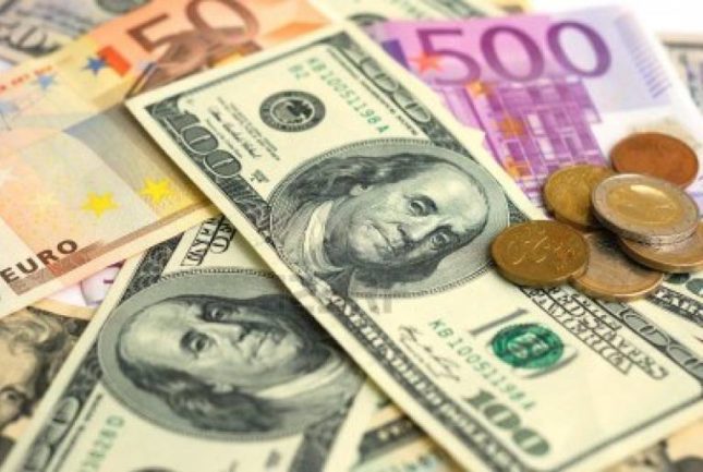 El euro vuelve a perder la paridad con el dólar