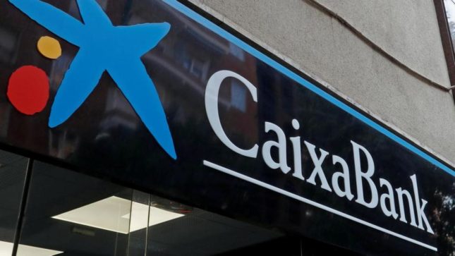CaixaBank gana un 30% más en 2022
