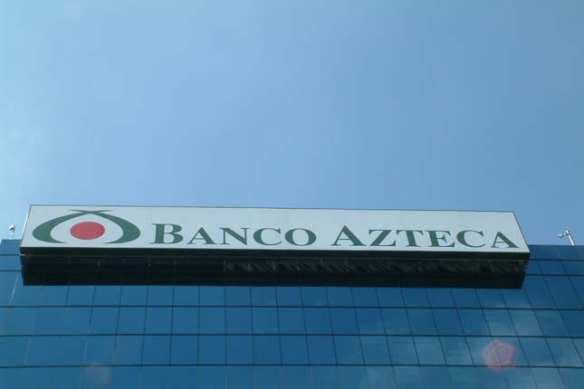 Banco Azteca apunta a la clase media de México