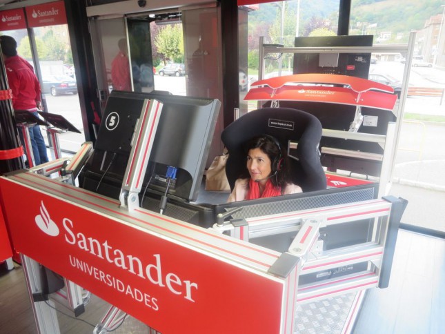 Banco Santander se une a la lucha contra el cáncer en su gira universitaria RedBox