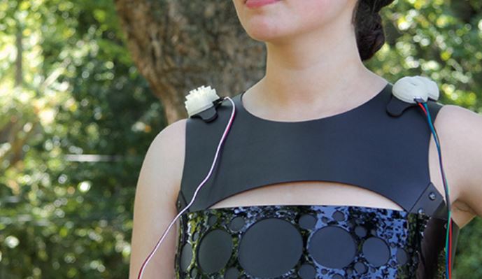 Telefónica I+D presenta Envioronment Dress, tecnología wearable que analiza el entorno
