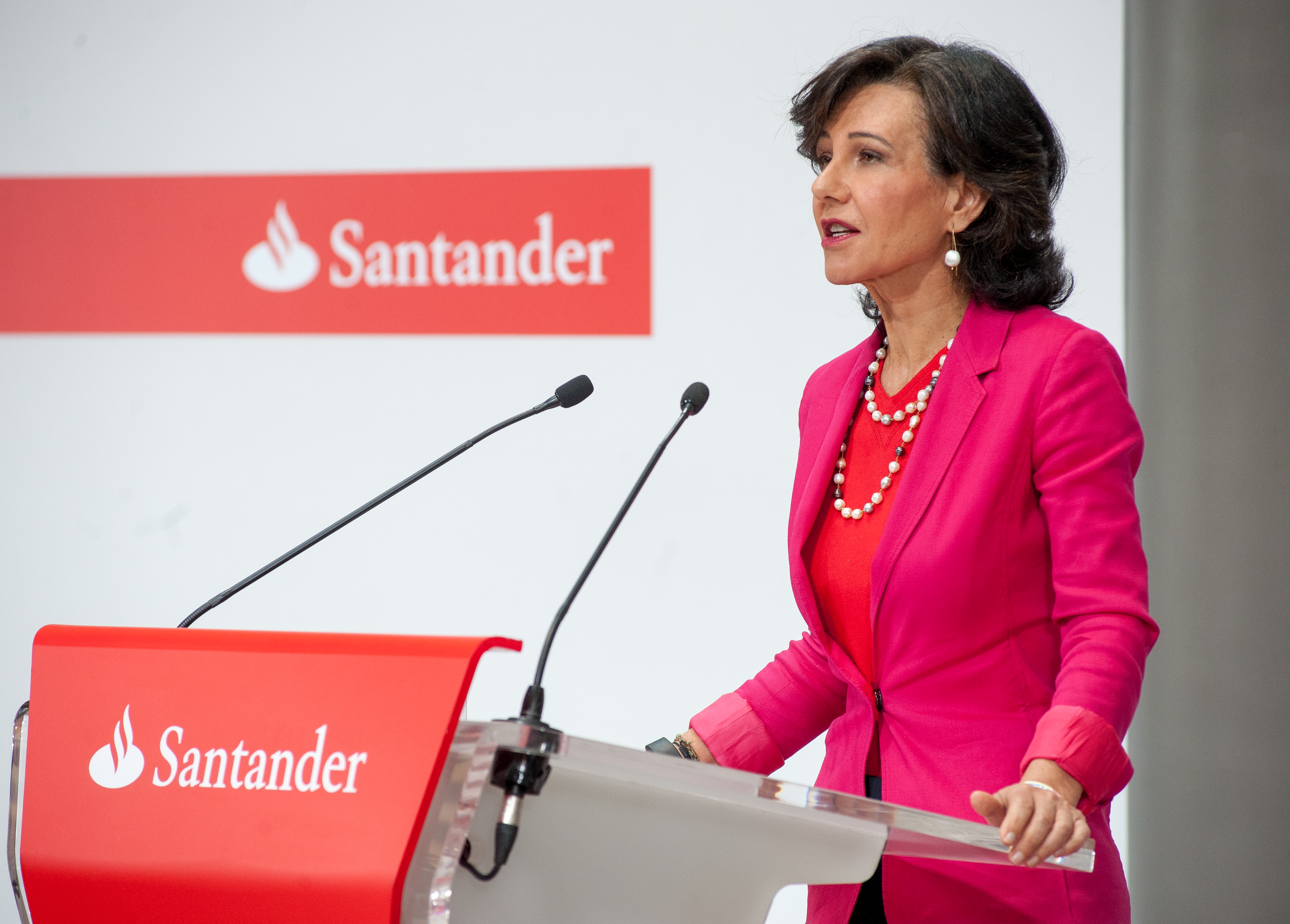 Ana Botín considerará nuevas compras si encaja con la estrategia de Banco Santander