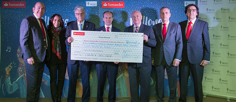 El disco solidario de Banco Santander recauda 130.000 euros para la a AECC Valencia