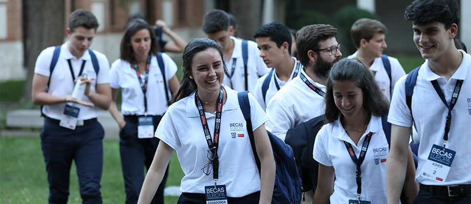 Las Becas Europa, impulsadas por Banco Santander, premian la excelencia de 50 estudiantes de España