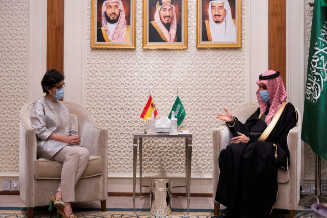 España explora inversiones y turismo en Arabia Saudí